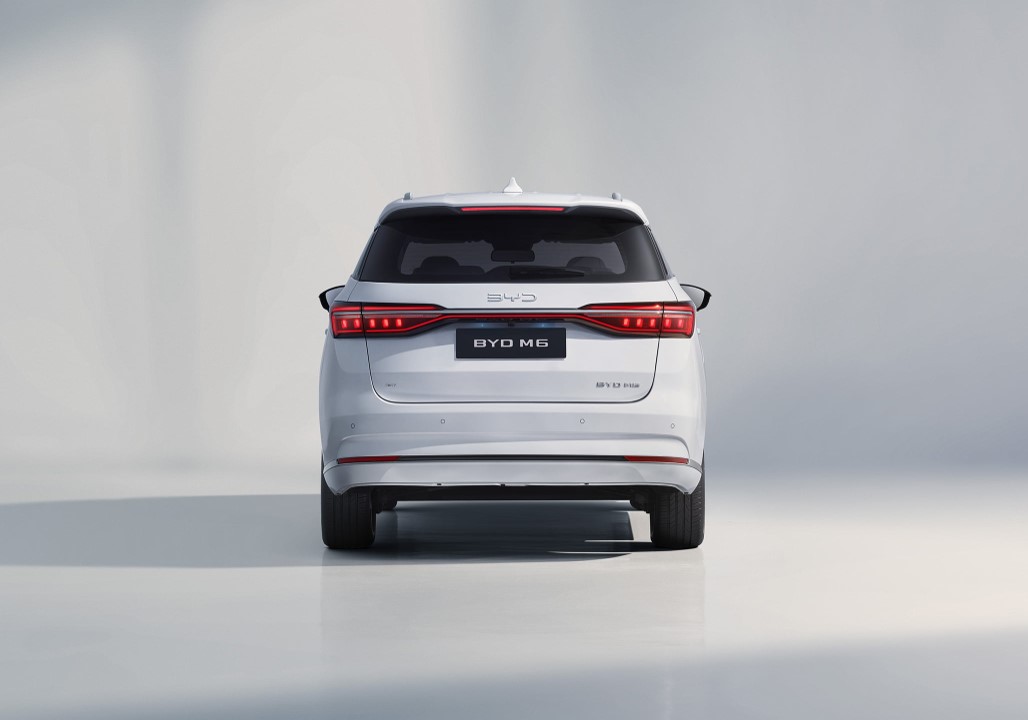 byd m6